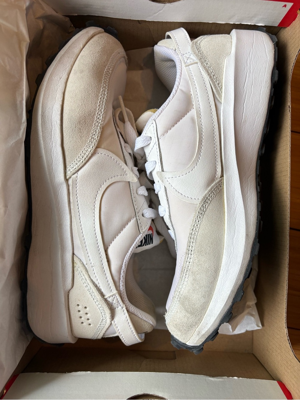 Nike White- WMNS Nike Waffle Debut